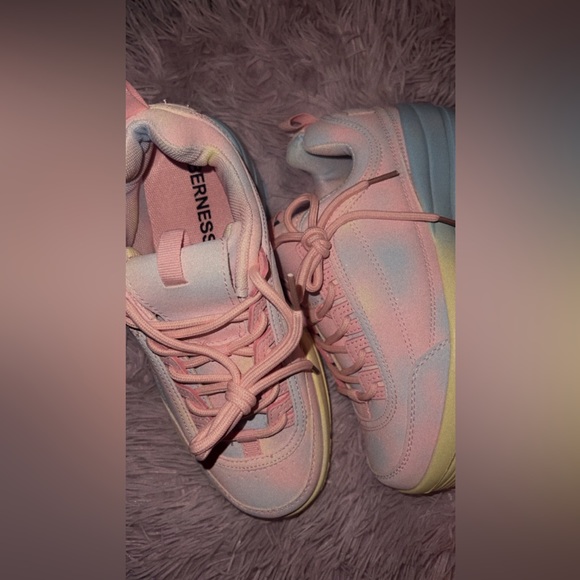 Platform - Picture 4 of 5